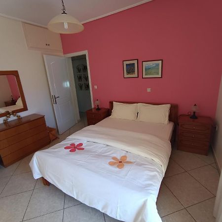 Thalia Apartment In Kalamata, 15' Walk From The City Center And The Beach Exterior photo